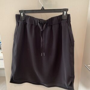 Lululemon drawstring black skirt size 8